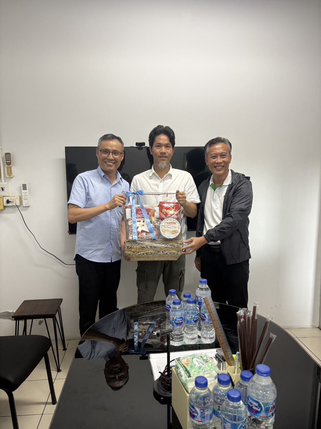Hua Tai Rubber Company Limited visit E Hup Huat Company Limited